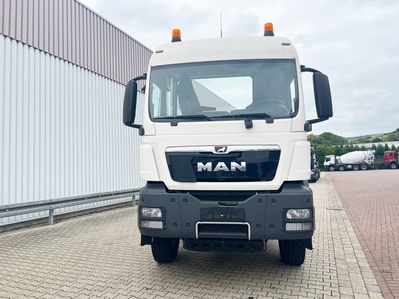 Lizing MAN TGS 33.360/440 6x4 BB TGS 33.360/440 6x4 BB, Häckslerkabine, NMV Nebenantrieb MAN TGS 33.360/440 6x4 BB TGS 33.360/440 6x4 BB, Häckslerkabine, NMV Nebenantrieb: slika 8 Lizing MAN TGS 33.360/440 6x4 BB TGS 33.360/440 6x4 BB, Häckslerkabine, NMV Nebenantrieb MAN TGS 33.360/440 6x4 BB TGS 33.360/440 6x4 BB, Häckslerkabine, NMV Nebenantrieb: slika 8