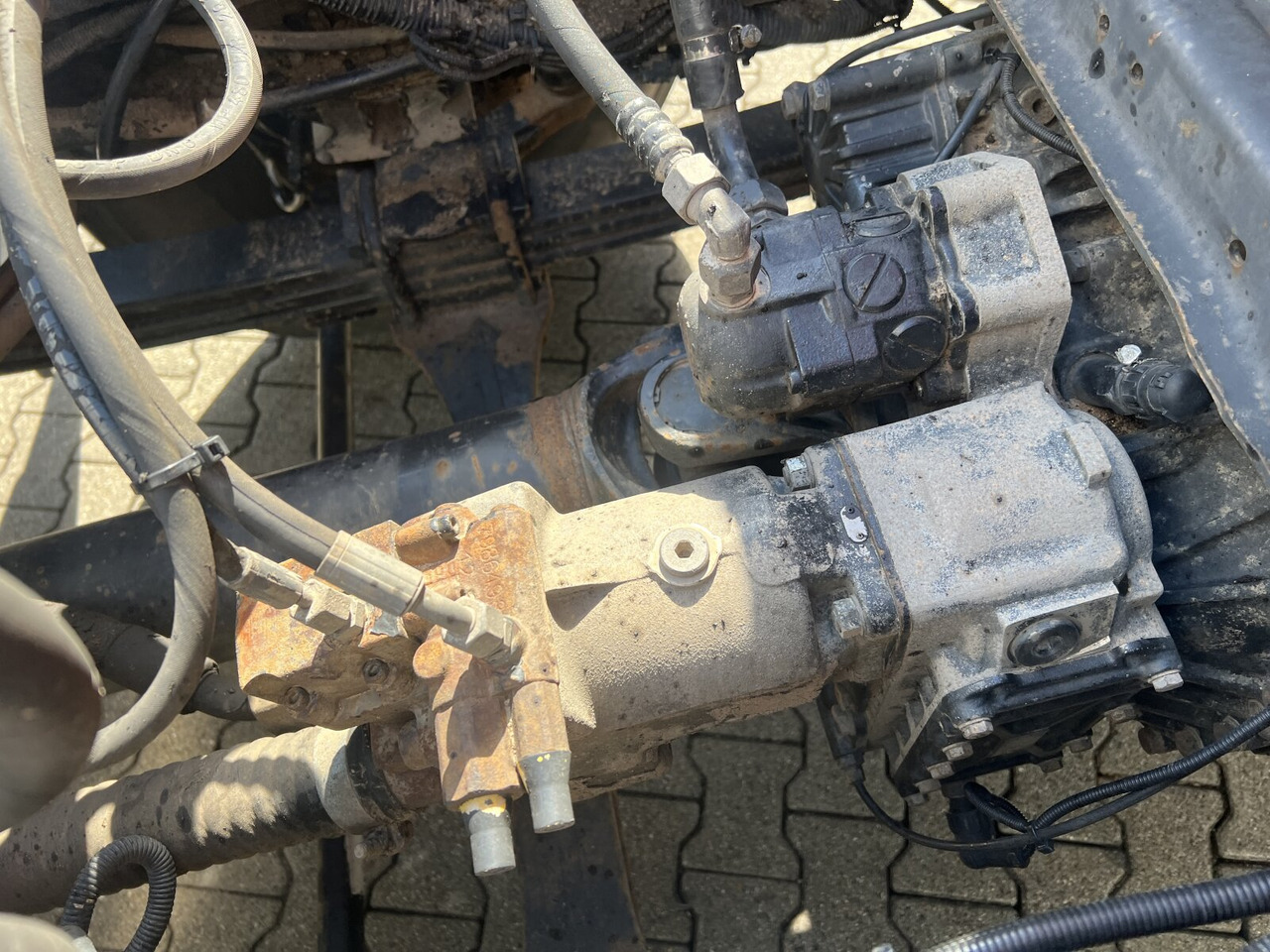 MAN TGS 35.440 8x4 BL TGS 35.440 8x4 BL, Meiller 19.62, Atlas Kran 135.2-A3, Funk - Kamion sa hidrauličnom kukom, Kamion sa dizalicom: slika 4 MAN TGS 35.440 8x4 BL TGS 35.440 8x4 BL, Meiller 19.62, Atlas Kran 135.2-A3, Funk - Kamion sa hidrauličnom kukom, Kamion sa dizalicom: slika 4