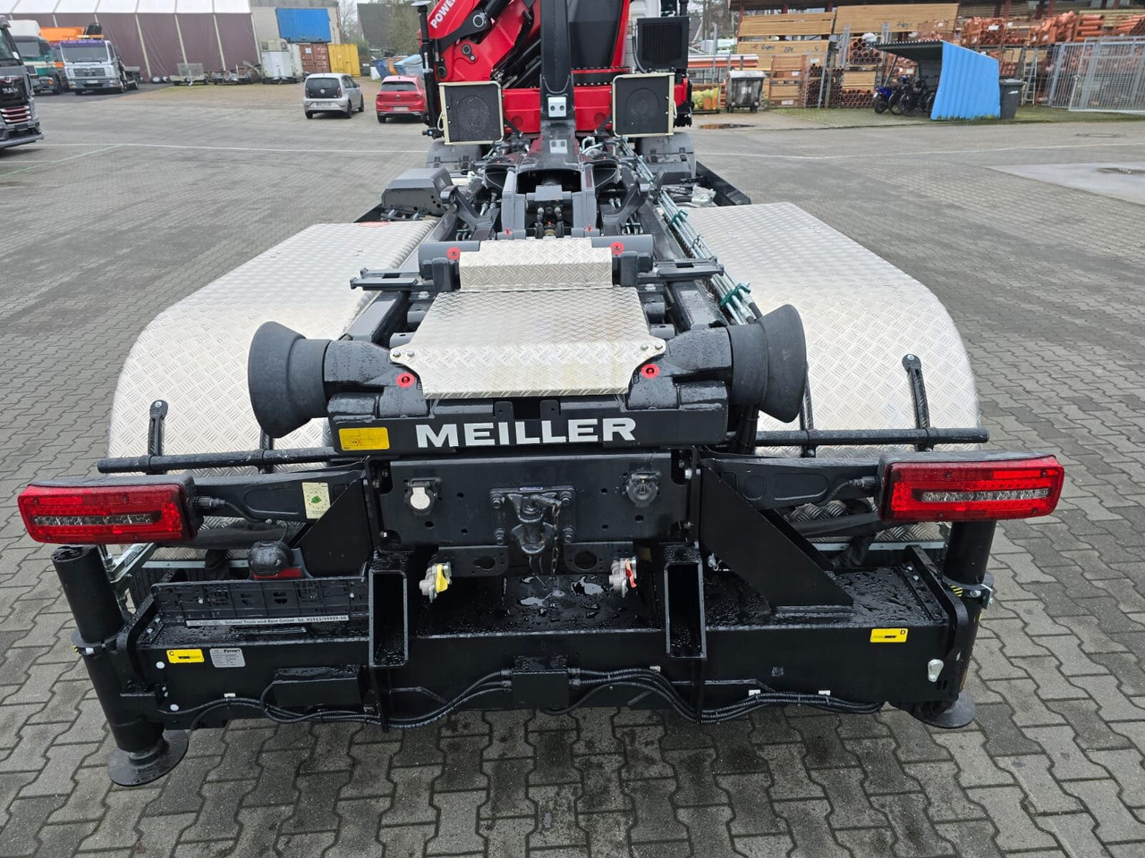 MAN TGS 35.480 8X4 BL TGS 35.480 8X4 BL, Intarder, Kran HMF 3220-K6, 4-fach Abstützung, Funk - Kamion sa hidrauličnom kukom, Kamion sa dizalicom: slika 4 MAN TGS 35.480 8X4 BL TGS 35.480 8X4 BL, Intarder, Kran HMF 3220-K6, 4-fach Abstützung, Funk - Kamion sa hidrauličnom kukom, Kamion sa dizalicom: slika 4