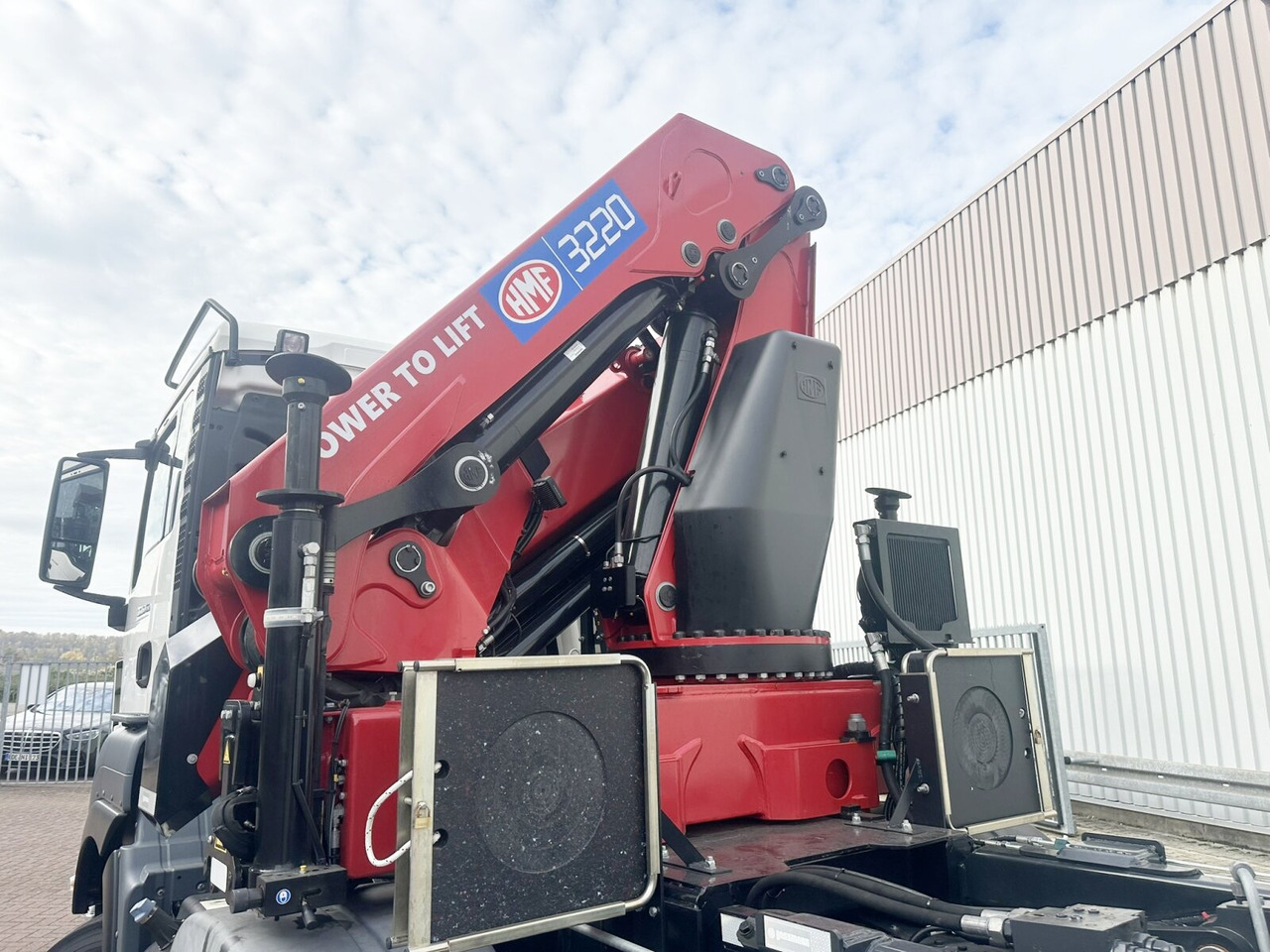 MAN TGS 35.480 8X4 BL TGS 35.480 8X4 BL, Intarder, Kran HMF 3220-K6, 4-fach Abstützung, Funk - Kamion sa hidrauličnom kukom, Kamion sa dizalicom: slika 2 MAN TGS 35.480 8X4 BL TGS 35.480 8X4 BL, Intarder, Kran HMF 3220-K6, 4-fach Abstützung, Funk - Kamion sa hidrauličnom kukom, Kamion sa dizalicom: slika 2