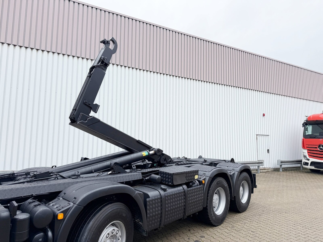 MAN TGS 35.480 8x4 BL TGS 35.480 8x4 BL, PriTarder, Navi - Kamion sa hidrauličnom kukom: slika 2 MAN TGS 35.480 8x4 BL TGS 35.480 8x4 BL, PriTarder, Navi - Kamion sa hidrauličnom kukom: slika 2