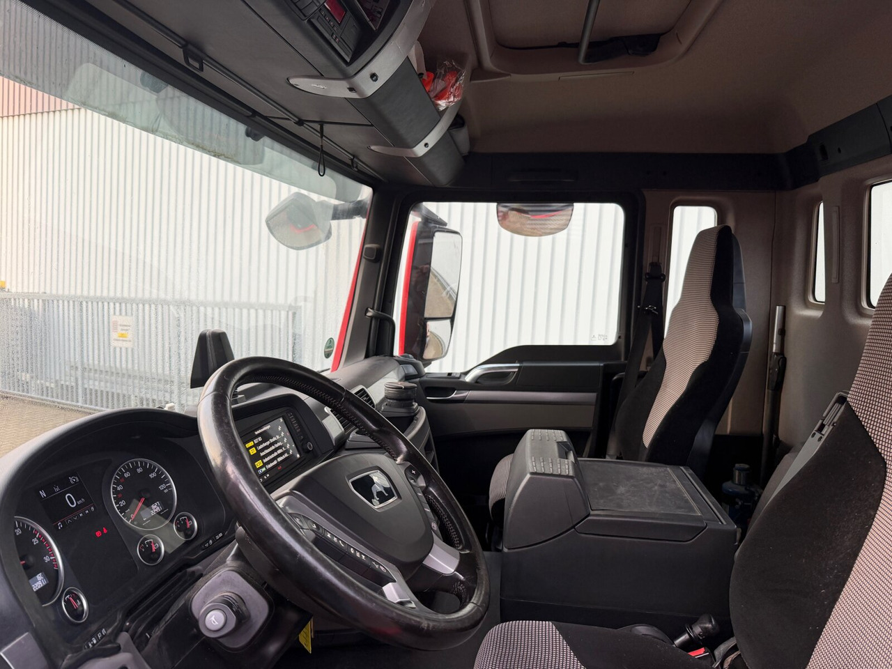 MAN TGS 35.500 8x4 BB TGS 35.500 8x4 BB, Pritarder, Meiller RK 30.65 - Kamion sa hidrauličnom kukom: slika 2 MAN TGS 35.500 8x4 BB TGS 35.500 8x4 BB, Pritarder, Meiller RK 30.65 - Kamion sa hidrauličnom kukom: slika 2