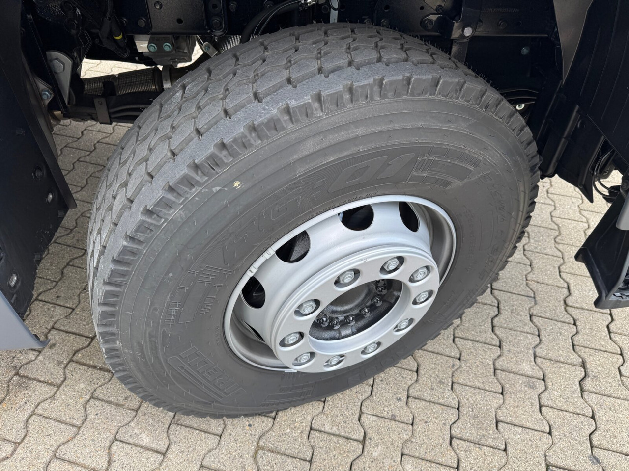 MAN TGS 41.440/480 8x4 BB TGS 41.440/480 8x4 BB, Mulde ca. 16m³ mit hydraulischer Heckklappe, mehrfach VORHANDEN - Kamion sa golom šasijom i zatvorenom kabinom: slika 3 MAN TGS 41.440/480 8x4 BB TGS 41.440/480 8x4 BB, Mulde ca. 16m³ mit hydraulischer Heckklappe, mehrfach VORHANDEN - Kamion sa golom šasijom i zatvorenom kabinom: slika 3