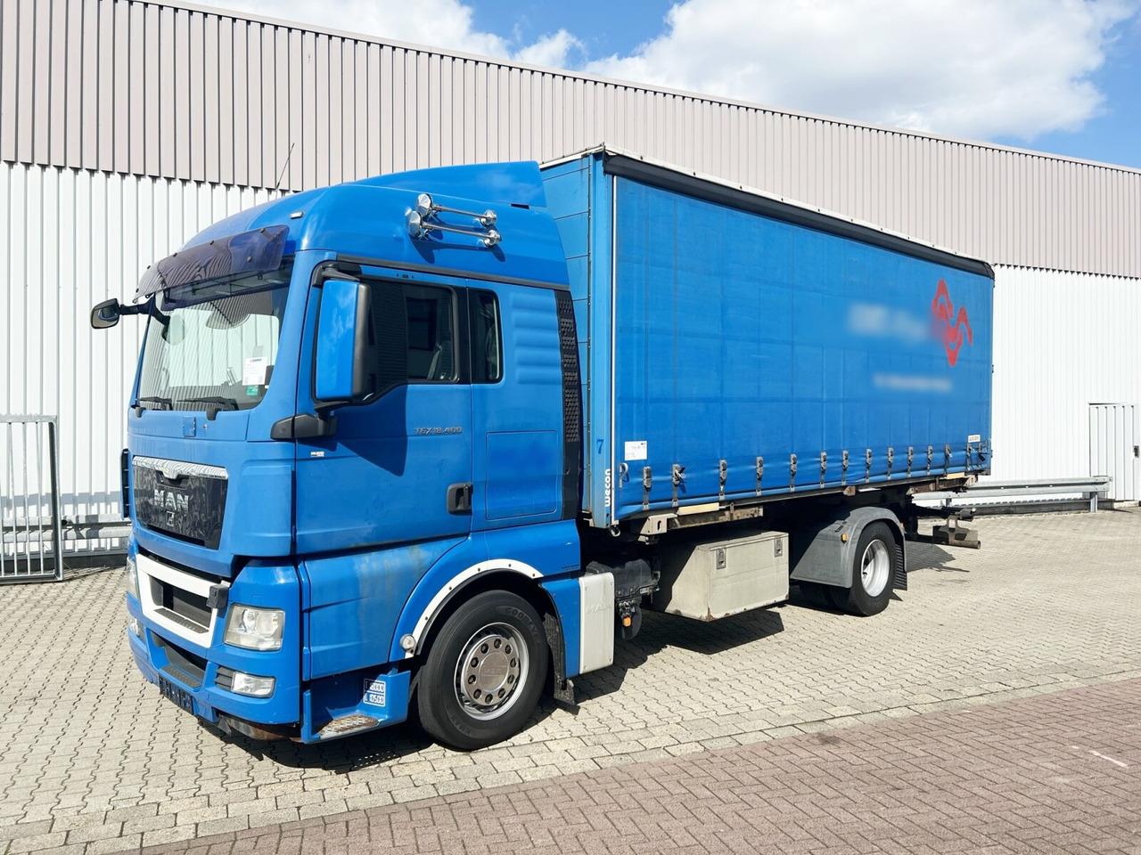 Interior photo 1: Kamion za prevoz kontejnera/ Kamion sa promenjivim sandukom MAN TGX 18.400 4X2 LL TGX 18.400 4X2 LL, Fahrschulausstattung, XLX-Fahrerhaus