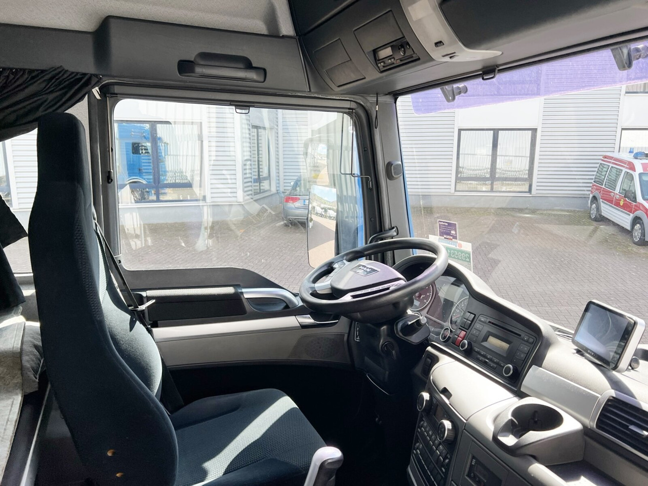 Kamion za prevoz kontejnera/ Kamion sa promenjivim sandukom MAN TGX 18.400 4X2 LL TGX 18.400 4X2 LL, Fahrschulausstattung, XLX-Fahrerhaus: slika 6