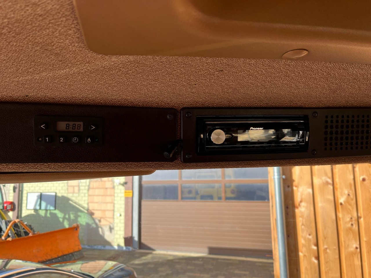 Mercedes-Benz 914 K 4x2 914 K 4x2 - Istovarivač: slika 2 Mercedes-Benz 914 K 4x2 914 K 4x2 - Istovarivač: slika 2