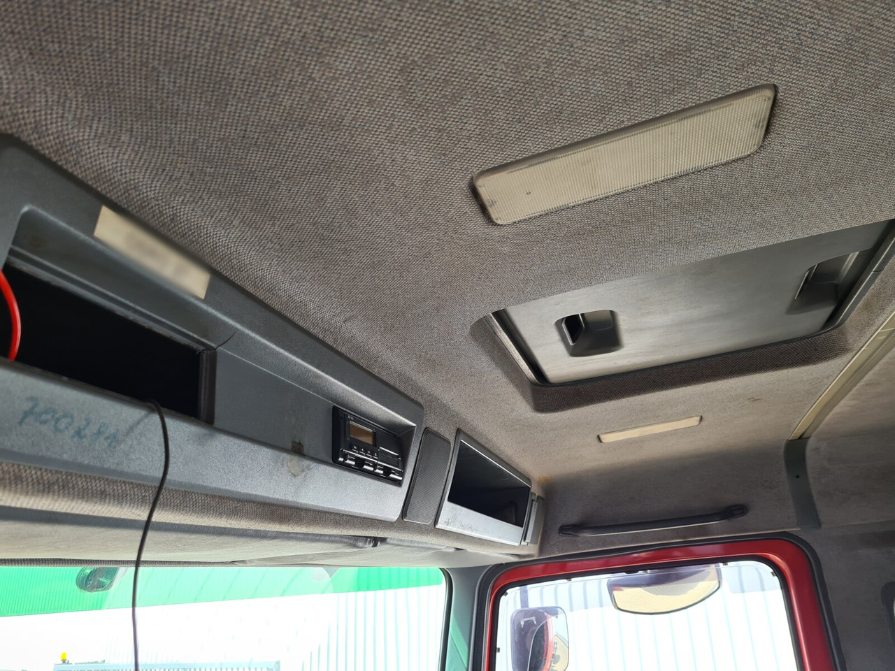 Mercedes-Benz Actros 1835 K 4x2 Actros 1835 K 4x2 - Kamion sa golom šasijom i zatvorenom kabinom: slika 5 Mercedes-Benz Actros 1835 K 4x2 Actros 1835 K 4x2 - Kamion sa golom šasijom i zatvorenom kabinom: slika 5
