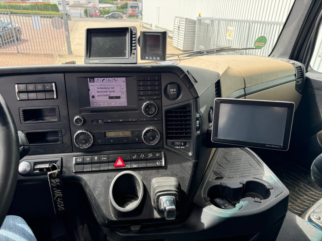 Mercedes-Benz Actros 2540 L 6x2 Actros 2540 L 6x2, Retarder, Liftachse, StreamSpace - Kamion sa golom šasijom i zatvorenom kabinom: slika 4 Mercedes-Benz Actros 2540 L 6x2 Actros 2540 L 6x2, Retarder, Liftachse, StreamSpace - Kamion sa golom šasijom i zatvorenom kabinom: slika 4