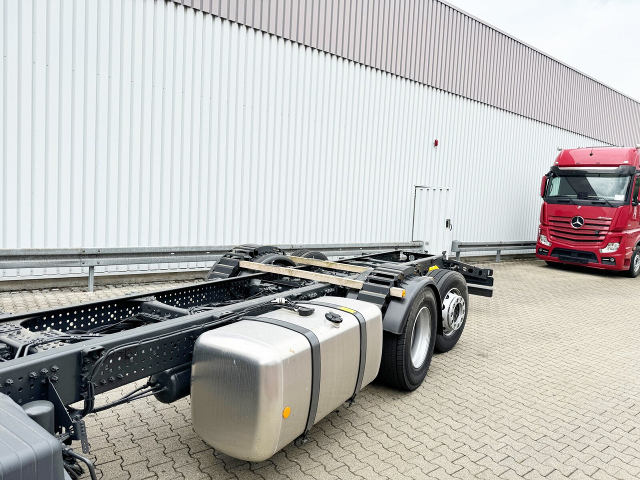 Novu Kamion sa golom šasijom i zatvorenom kabinom Mercedes-Benz Actros 2545 L 6x2 Actros 2545 L 6x2, Lenk-/Liftachse, StreamSpace, MultimediaCockpit: slika 13