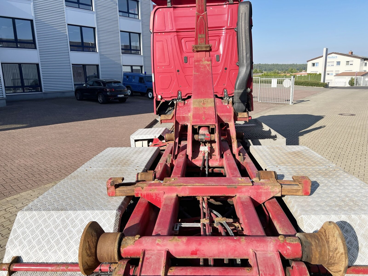 Mercedes-Benz Actros 2551 L 6x2 Actros 2551 L 6x2/46, Retarder, Liftachse, BigSpace, Bi-Xenon - Kamion sa hidrauličnom kukom: slika 2 Mercedes-Benz Actros 2551 L 6x2 Actros 2551 L 6x2/46, Retarder, Liftachse, BigSpace, Bi-Xenon - Kamion sa hidrauličnom kukom: slika 2