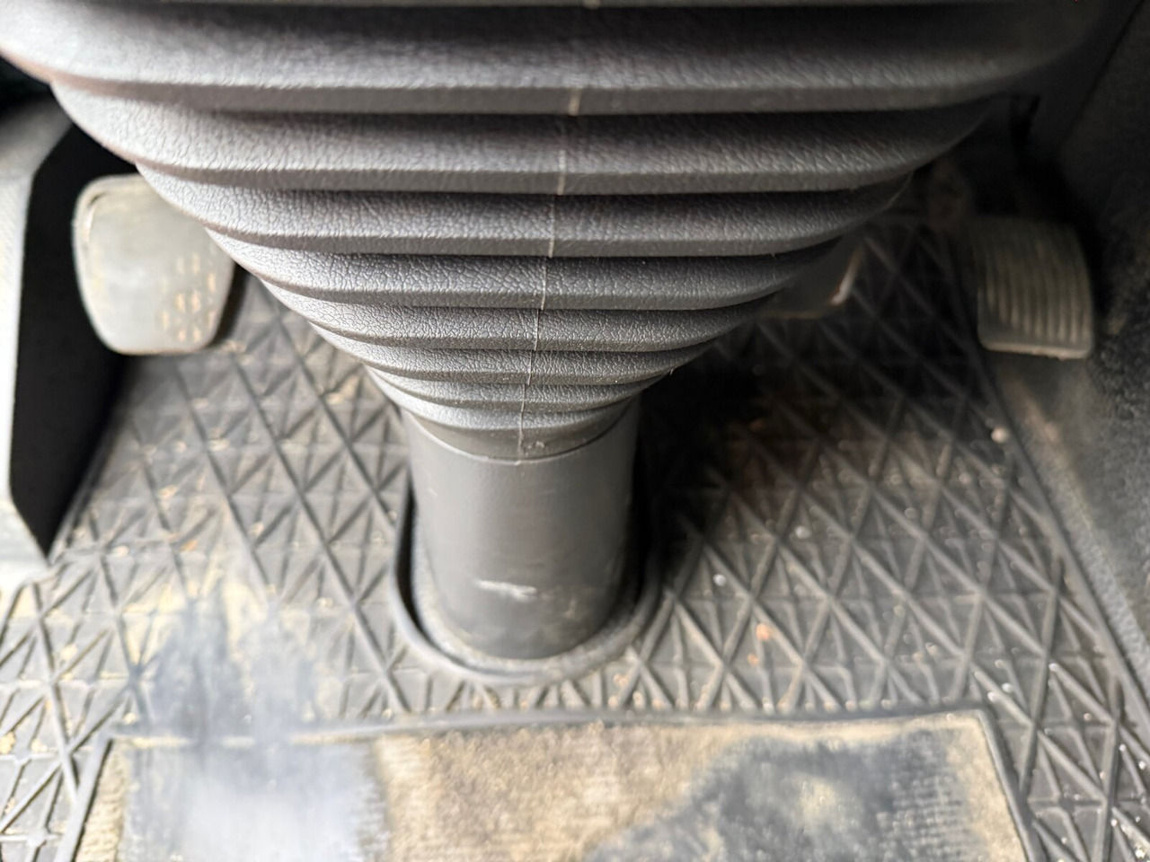 Mercedes-Benz Actros 2641 6x4 Actros 2641 6x4 - Kamion sa hidrauličnom kukom: slika 5 Mercedes-Benz Actros 2641 6x4 Actros 2641 6x4 - Kamion sa hidrauličnom kukom: slika 5