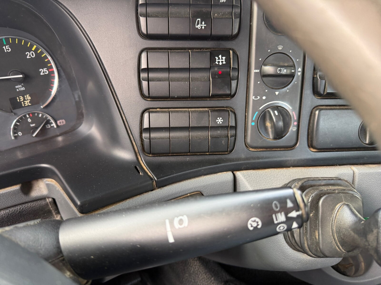 Mercedes-Benz Actros 2644 L 6x4 Actros 2644 L 6x4 - Kamion sa hidrauličnom kukom: slika 5 Mercedes-Benz Actros 2644 L 6x4 Actros 2644 L 6x4 - Kamion sa hidrauličnom kukom: slika 5