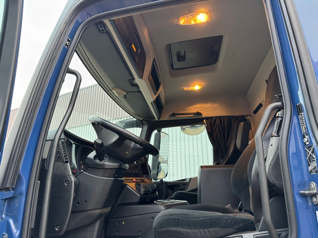 Mercedes-Benz Antos 2540 L 6x2 Antos 2540 L 6x2, Lenkachse, HMF 2110-L3 Heckkran - Kamion sa dizalicom, Kamion sa tovarnim sandukom: slika 3 Mercedes-Benz Antos 2540 L 6x2 Antos 2540 L 6x2, Lenkachse, HMF 2110-L3 Heckkran - Kamion sa dizalicom, Kamion sa tovarnim sandukom: slika 3