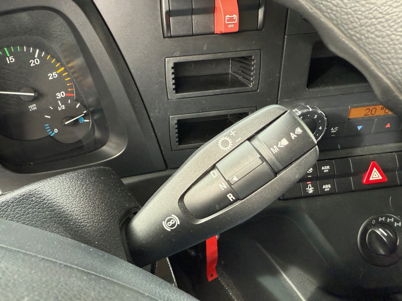 Mercedes-Benz Arocs 1827/30 A 4x4 Arocs 1827/30 A 4x4, mehrfach vorhanden! - Kamion sa golom šasijom i zatvorenom kabinom: slika 4 Mercedes-Benz Arocs 1827/30 A 4x4 Arocs 1827/30 A 4x4, mehrfach vorhanden! - Kamion sa golom šasijom i zatvorenom kabinom: slika 4