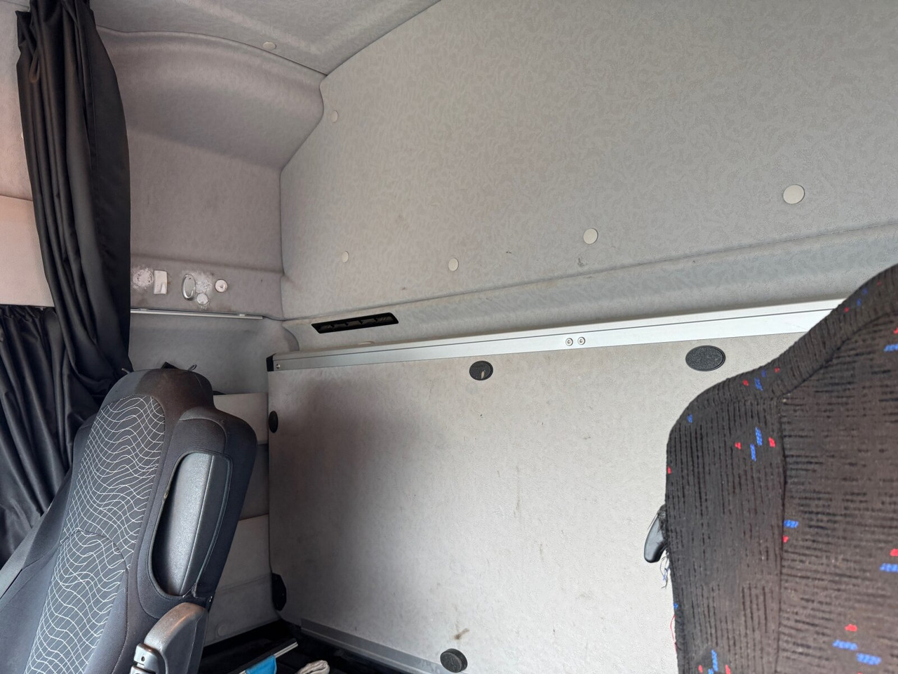 Mercedes-Benz Arocs 2651 L 6x4 Arocs 2651 L 6x4, Retarder, StreamSpace - Kamion sa golom šasijom i zatvorenom kabinom: slika 3 Mercedes-Benz Arocs 2651 L 6x4 Arocs 2651 L 6x4, Retarder, StreamSpace - Kamion sa golom šasijom i zatvorenom kabinom: slika 3