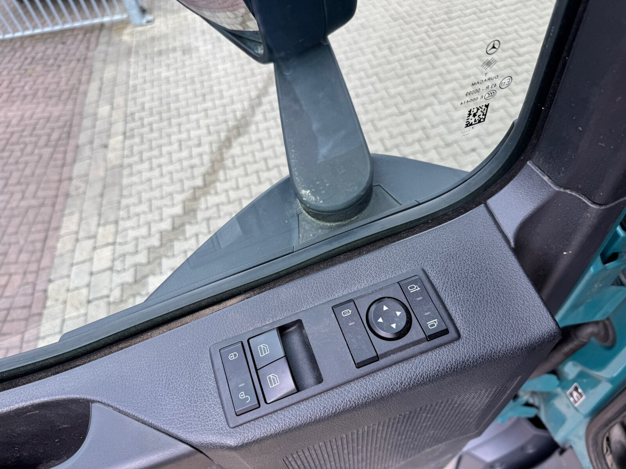 Mercedes-Benz Arocs 2651 L 6x4 Arocs 2651 L 6x4, Retarder, StreamSpace - Kamion sa golom šasijom i zatvorenom kabinom: slika 4 Mercedes-Benz Arocs 2651 L 6x4 Arocs 2651 L 6x4, Retarder, StreamSpace - Kamion sa golom šasijom i zatvorenom kabinom: slika 4