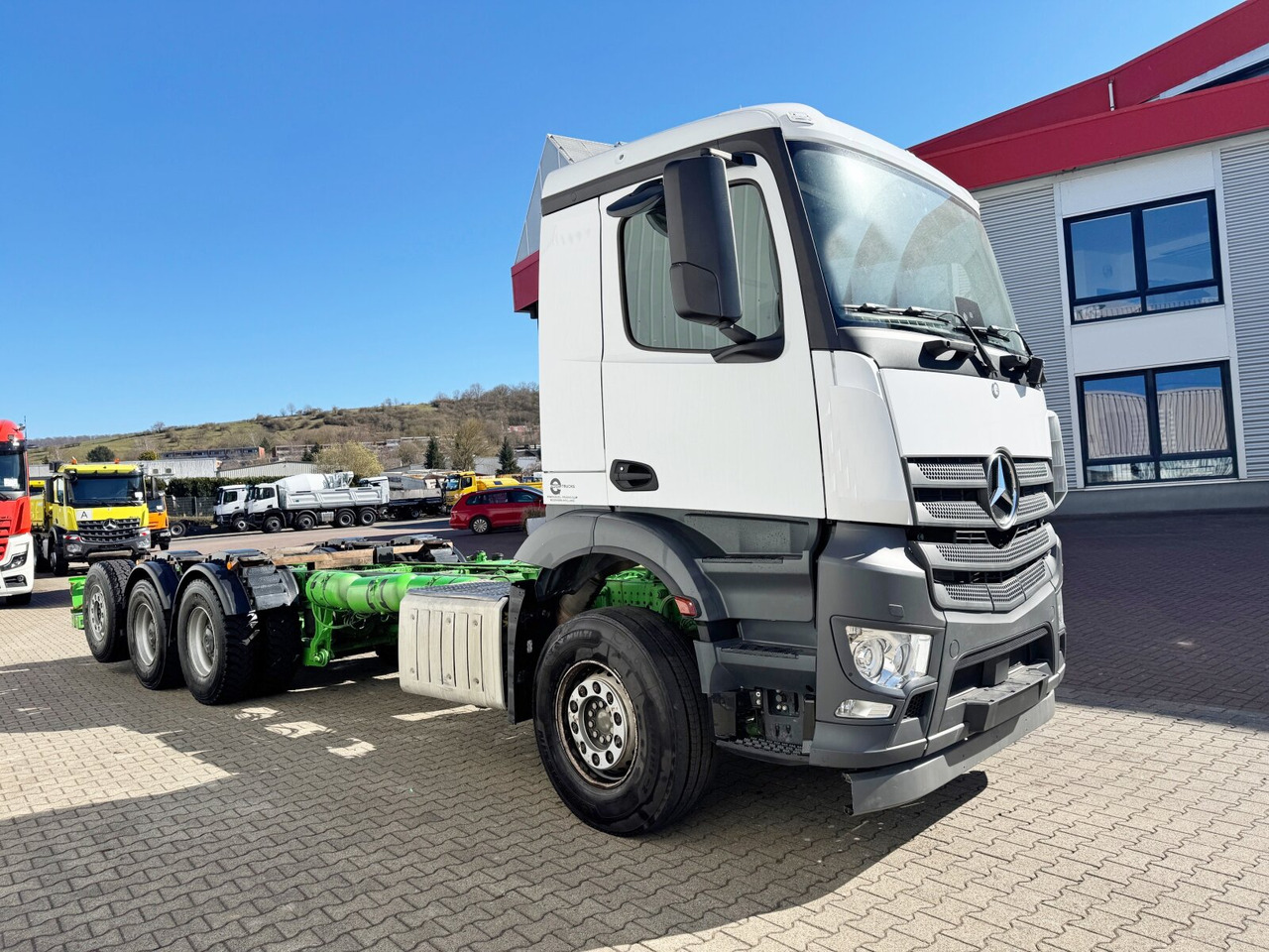 Kamion sa golom šasijom i zatvorenom kabinom Mercedes-Benz Arocs 3242/48 LK 8x4/4 Arocs 3242/48 LK 8x4/4, Lenk-/Liftachse, Nebenantrieb: slika 9