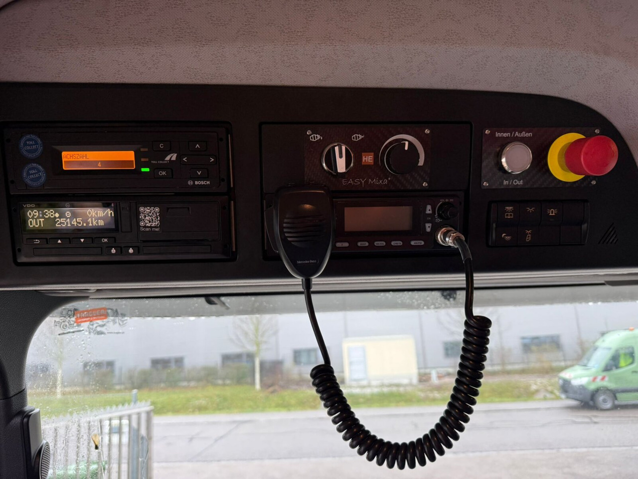 Mercedes-Benz Arocs 3243 B 8x4/4 Arocs 3243 B 8x4/4, MirrorCam, MultimediaCockpit, Navi, Betonmischer Intermix ca. 9m³ - Mikser za beton: slika 4 Mercedes-Benz Arocs 3243 B 8x4/4 Arocs 3243 B 8x4/4, MirrorCam, MultimediaCockpit, Navi, Betonmischer Intermix ca. 9m³ - Mikser za beton: slika 4