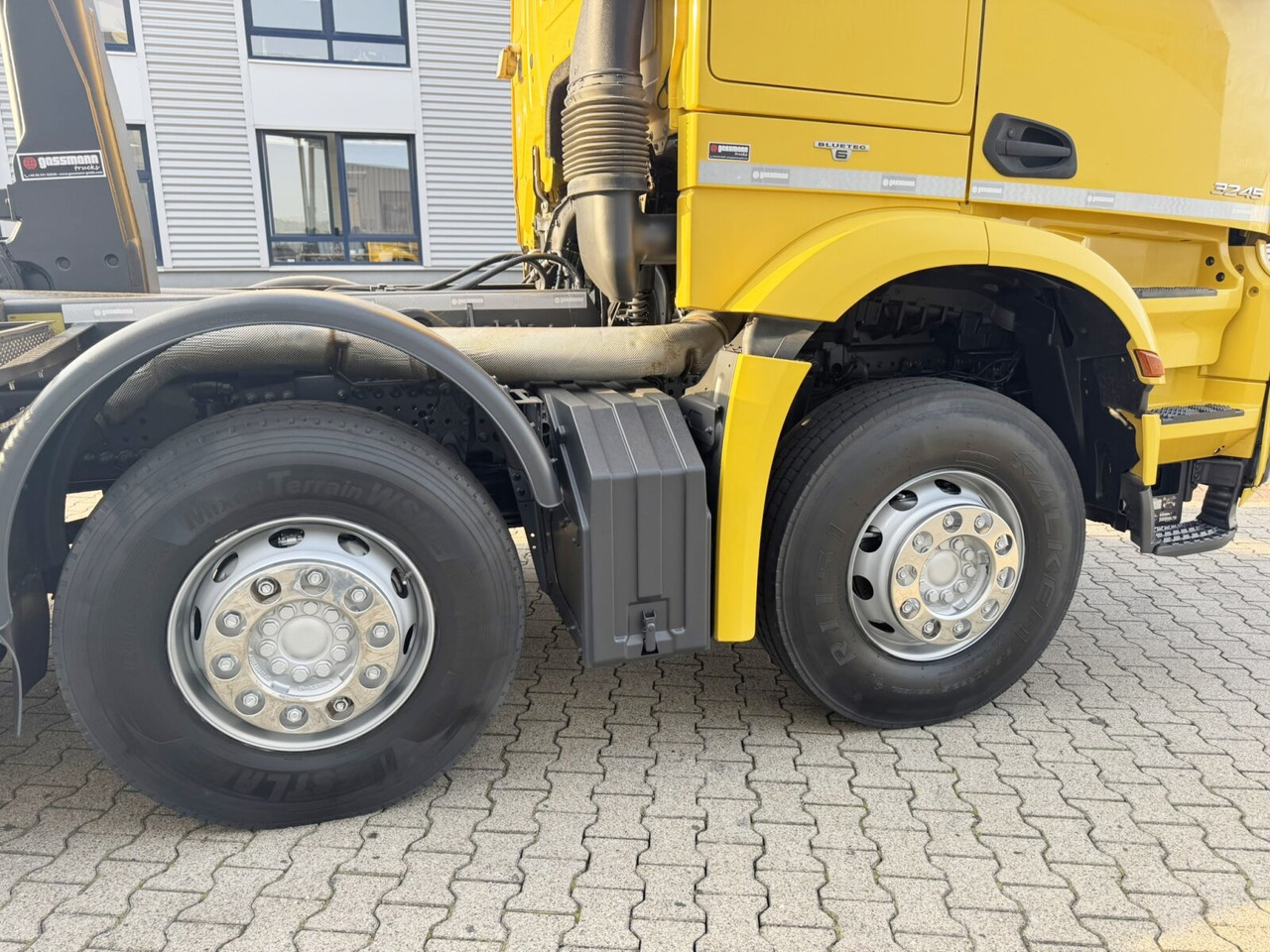 Mercedes-Benz Arocs 3245 LK 8x4/4 Arocs 3245 LK 8x4/4, Navi, Motorabtrieb, Meiller RK 30.67, Funk - Kamion sa hidrauličnom kukom: slika 4 Mercedes-Benz Arocs 3245 LK 8x4/4 Arocs 3245 LK 8x4/4, Navi, Motorabtrieb, Meiller RK 30.67, Funk - Kamion sa hidrauličnom kukom: slika 4