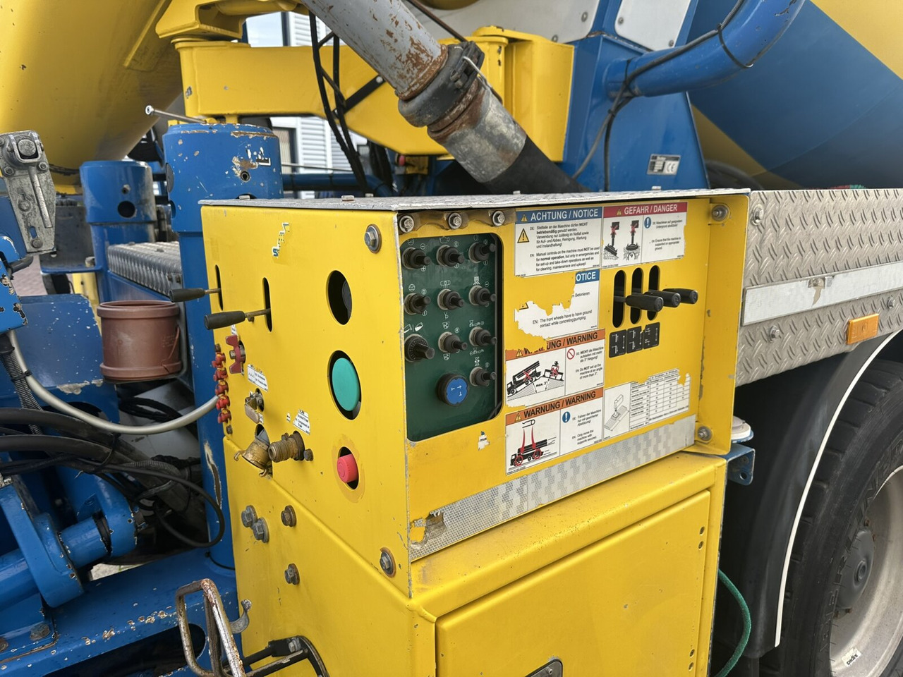 Mercedes-Benz Arocs 3246 B 8x4 Stetter Mischer 7m³, Pumpe 25m Arocs 3246 B 8x4 Stetter Mischer 7m³, Pumpe 25m - Auto pumpa za beton: slika 3 Mercedes-Benz Arocs 3246 B 8x4 Stetter Mischer 7m³, Pumpe 25m Arocs 3246 B 8x4 Stetter Mischer 7m³, Pumpe 25m - Auto pumpa za beton: slika 3