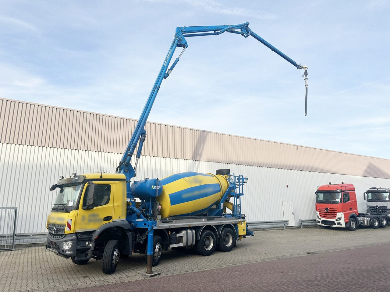 Mercedes-Benz Arocs 3246 B 8x4 Stetter Mischer 7m³, Pumpe 25m Arocs 3246 B 8x4 Stetter Mischer 7m³, Pumpe 25m - Mikser za beton: slika 1 Mercedes-Benz Arocs 3246 B 8x4 Stetter Mischer 7m³, Pumpe 25m Arocs 3246 B 8x4 Stetter Mischer 7m³, Pumpe 25m - Mikser za beton: slika 1