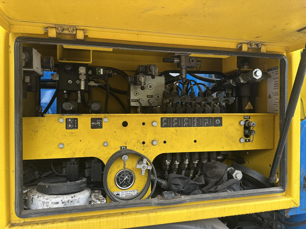 Mercedes-Benz Arocs 3246 B 8x4 Stetter Mischer 7m³, Pumpe 25m Arocs 3246 B 8x4 Stetter Mischer 7m³, Pumpe 25m - Mikser za beton: slika 5 Mercedes-Benz Arocs 3246 B 8x4 Stetter Mischer 7m³, Pumpe 25m Arocs 3246 B 8x4 Stetter Mischer 7m³, Pumpe 25m - Mikser za beton: slika 5