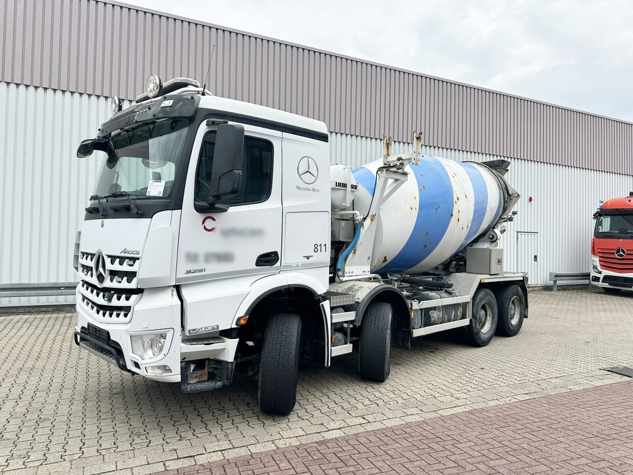 Mercedes-Benz Arocs 3251 8x4/4 Arocs 3251 8x4/4, Betonmischer Liebherr ca. 9m³ - Mikser za beton: slika 1 Mercedes-Benz Arocs 3251 8x4/4 Arocs 3251 8x4/4, Betonmischer Liebherr ca. 9m³ - Mikser za beton: slika 1