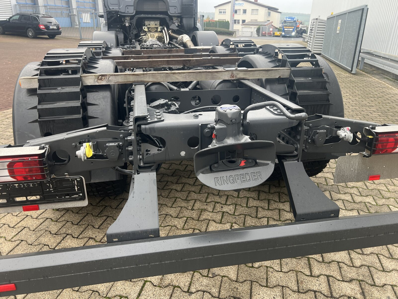 Mercedes-Benz Arocs 3251 L 8x4/4 Arocs 3251 L 8x4/4, Motorabtrieb - Kamion sa hidrauličnom kukom: slika 5 Mercedes-Benz Arocs 3251 L 8x4/4 Arocs 3251 L 8x4/4, Motorabtrieb - Kamion sa hidrauličnom kukom: slika 5