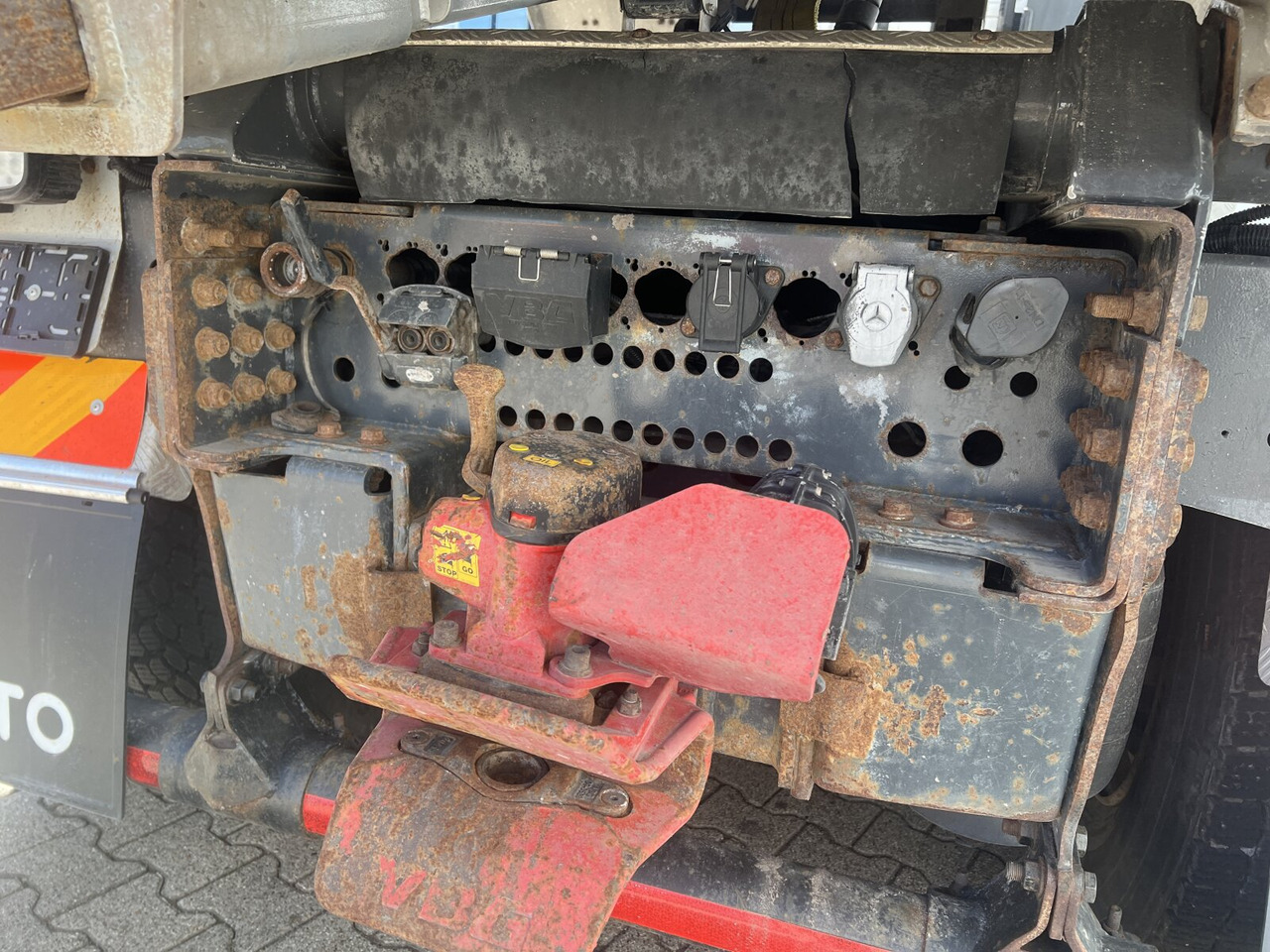 Mercedes-Benz Arocs 3251 LK 8x4/4 Arocs 3251 LK 8x4/4, Retarder, Stahlmulde ca. 15m³, hydr. Heckklappe - Kiper: slika 2 Mercedes-Benz Arocs 3251 LK 8x4/4 Arocs 3251 LK 8x4/4, Retarder, Stahlmulde ca. 15m³, hydr. Heckklappe - Kiper: slika 2