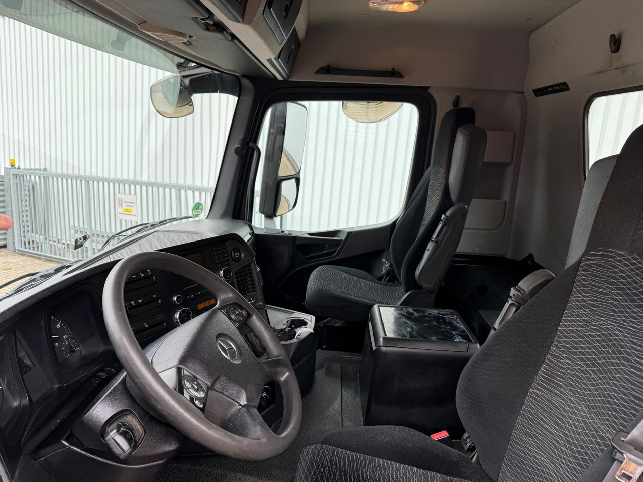Mercedes-Benz Arocs 3363 K 6x4 Arocs 3363 K 6x4, Grounder, Turbo-Retarder-Kupplung - Kamion sa hidrauličnom kukom: slika 5 Mercedes-Benz Arocs 3363 K 6x4 Arocs 3363 K 6x4, Grounder, Turbo-Retarder-Kupplung - Kamion sa hidrauličnom kukom: slika 5