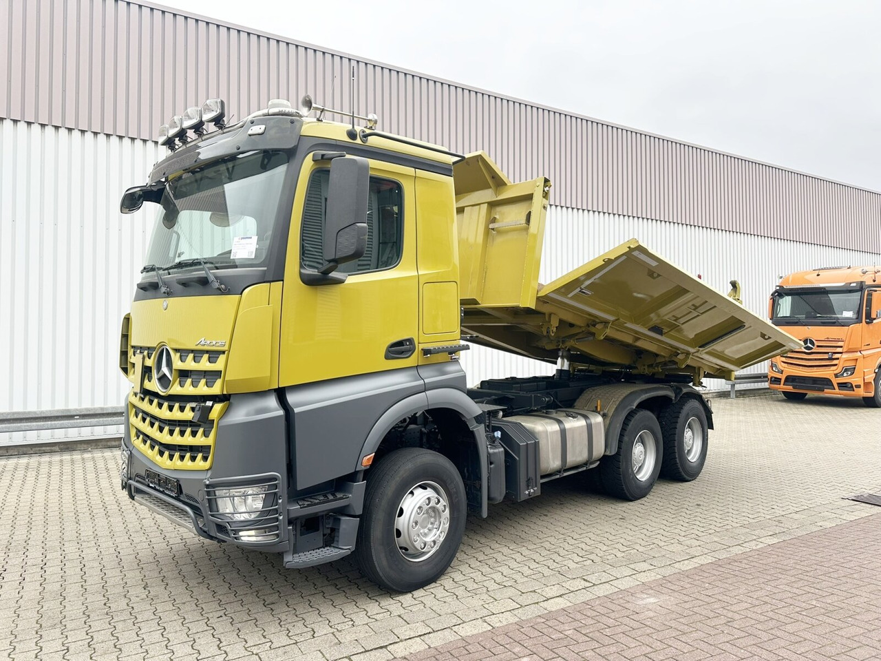 Mercedes-Benz Arocs 3363 K 6x4 Arocs 3363 K 6x4, Grounder, Turbo-Retarder-Kupplung, Bordmatik - Istovarivač: slika 1 Mercedes-Benz Arocs 3363 K 6x4 Arocs 3363 K 6x4, Grounder, Turbo-Retarder-Kupplung, Bordmatik - Istovarivač: slika 1