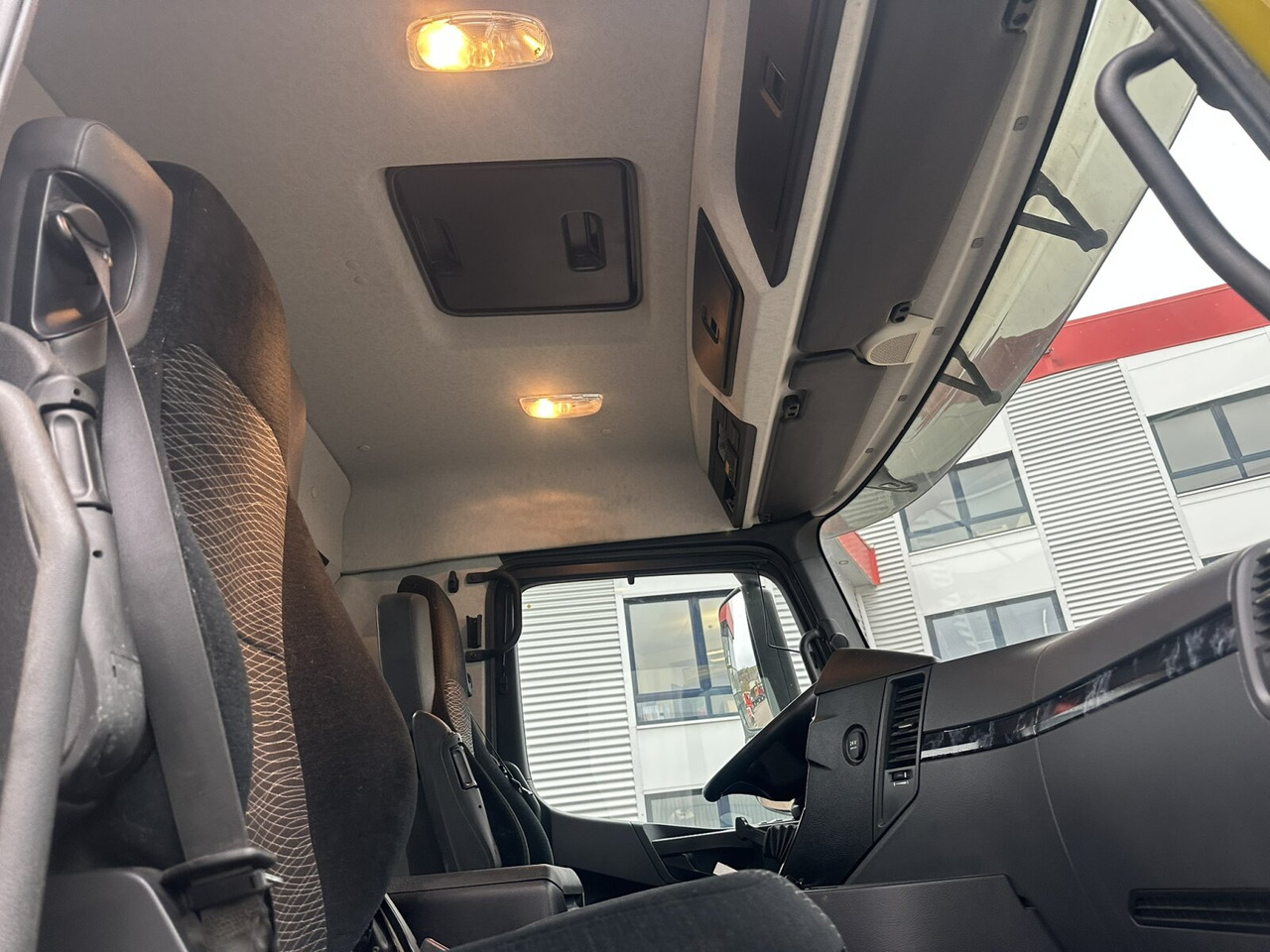 Mercedes-Benz Arocs 3363 K 6x4 Arocs 3363 K 6x4, Grounder, Turbo-Retarder-Kupplung, Bordmatik - Istovarivač: slika 5 Mercedes-Benz Arocs 3363 K 6x4 Arocs 3363 K 6x4, Grounder, Turbo-Retarder-Kupplung, Bordmatik - Istovarivač: slika 5