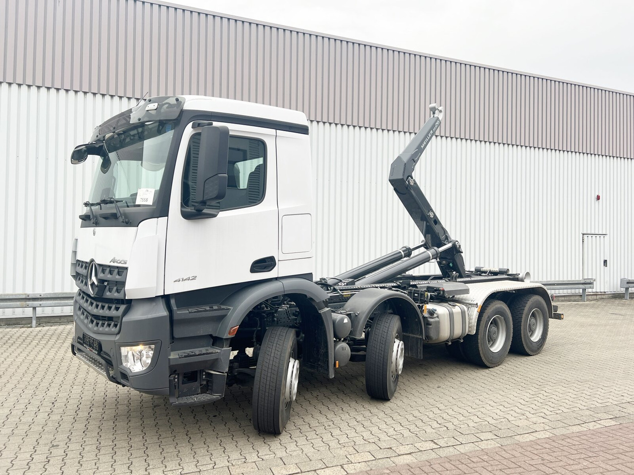 Mercedes-Benz Arocs 4142/48 8x4/4 Arocs 4142/48  8x4/4, Grounder, Meiller RS26 62-K, Funk - Kamion sa hidrauličnom kukom: slika 1 Mercedes-Benz Arocs 4142/48 8x4/4 Arocs 4142/48  8x4/4, Grounder, Meiller RS26 62-K, Funk - Kamion sa hidrauličnom kukom: slika 1