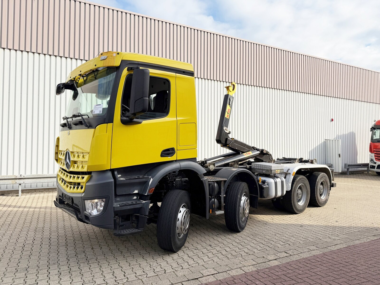 Mercedes-Benz Arocs 4142 B 8x4/4 Arocs 4142 B 8x4/4, Grounder, MultimediaCockpit, Motorabtrieb - Kamion sa hidrauličnom kukom: slika 1 Mercedes-Benz Arocs 4142 B 8x4/4 Arocs 4142 B 8x4/4, Grounder, MultimediaCockpit, Motorabtrieb - Kamion sa hidrauličnom kukom: slika 1