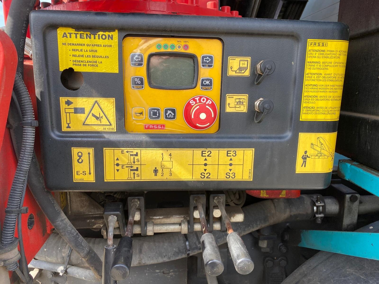 Mercedes-Benz Arocs 4151 K 8x4 Arocs 4151 K 8x4, Fassi Heckkran F 365 RA. 2.26 E Dynamic Funk - Kamion sa dizalicom, Kamion sa tovarnim sandukom: slika 4 Mercedes-Benz Arocs 4151 K 8x4 Arocs 4151 K 8x4, Fassi Heckkran F 365 RA. 2.26 E Dynamic Funk - Kamion sa dizalicom, Kamion sa tovarnim sandukom: slika 4