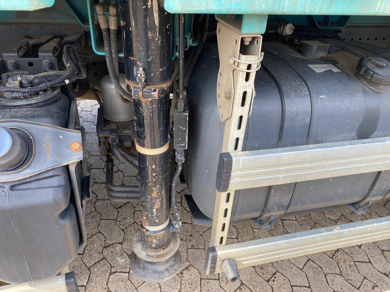 Mercedes-Benz Arocs 4151 K 8x4 Arocs 4151 K 8x4, Fassi Heckkran F 365 RA. 2.26 E Dynamic Funk - Kamion sa dizalicom, Kamion sa tovarnim sandukom: slika 5 Mercedes-Benz Arocs 4151 K 8x4 Arocs 4151 K 8x4, Fassi Heckkran F 365 RA. 2.26 E Dynamic Funk - Kamion sa dizalicom, Kamion sa tovarnim sandukom: slika 5