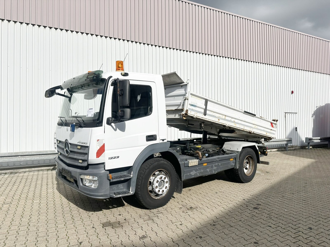 Mercedes-Benz Atego 1223 K 4x2 Atego 1223 K 4x2, AHK-Öl - Istovarivač: slika 1 Mercedes-Benz Atego 1223 K 4x2 Atego 1223 K 4x2, AHK-Öl - Istovarivač: slika 1