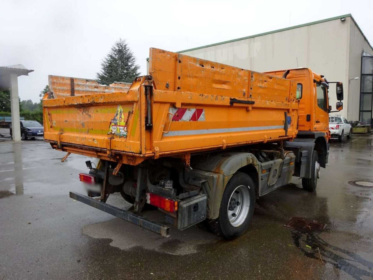 Mercedes-Benz Atego 1624 AK 4x4 Atego 1624 AK 4x4, AT-Motor, Winterdienstausstattung - Istovarivač, Kamion sa dizalicom: slika 3 Mercedes-Benz Atego 1624 AK 4x4 Atego 1624 AK 4x4, AT-Motor, Winterdienstausstattung - Istovarivač, Kamion sa dizalicom: slika 3