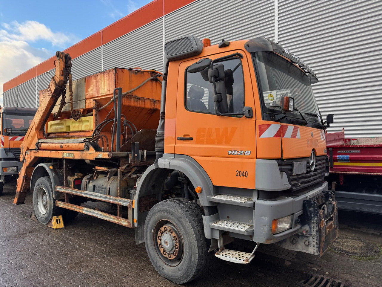 Mercedes-Benz Atego 1828 4x4 Atego 1828 4x4, Tele-Absetzer, Winterdienstausstattung - Kamion za utovaranje kontejnera: slika 1 Mercedes-Benz Atego 1828 4x4 Atego 1828 4x4, Tele-Absetzer, Winterdienstausstattung - Kamion za utovaranje kontejnera: slika 1