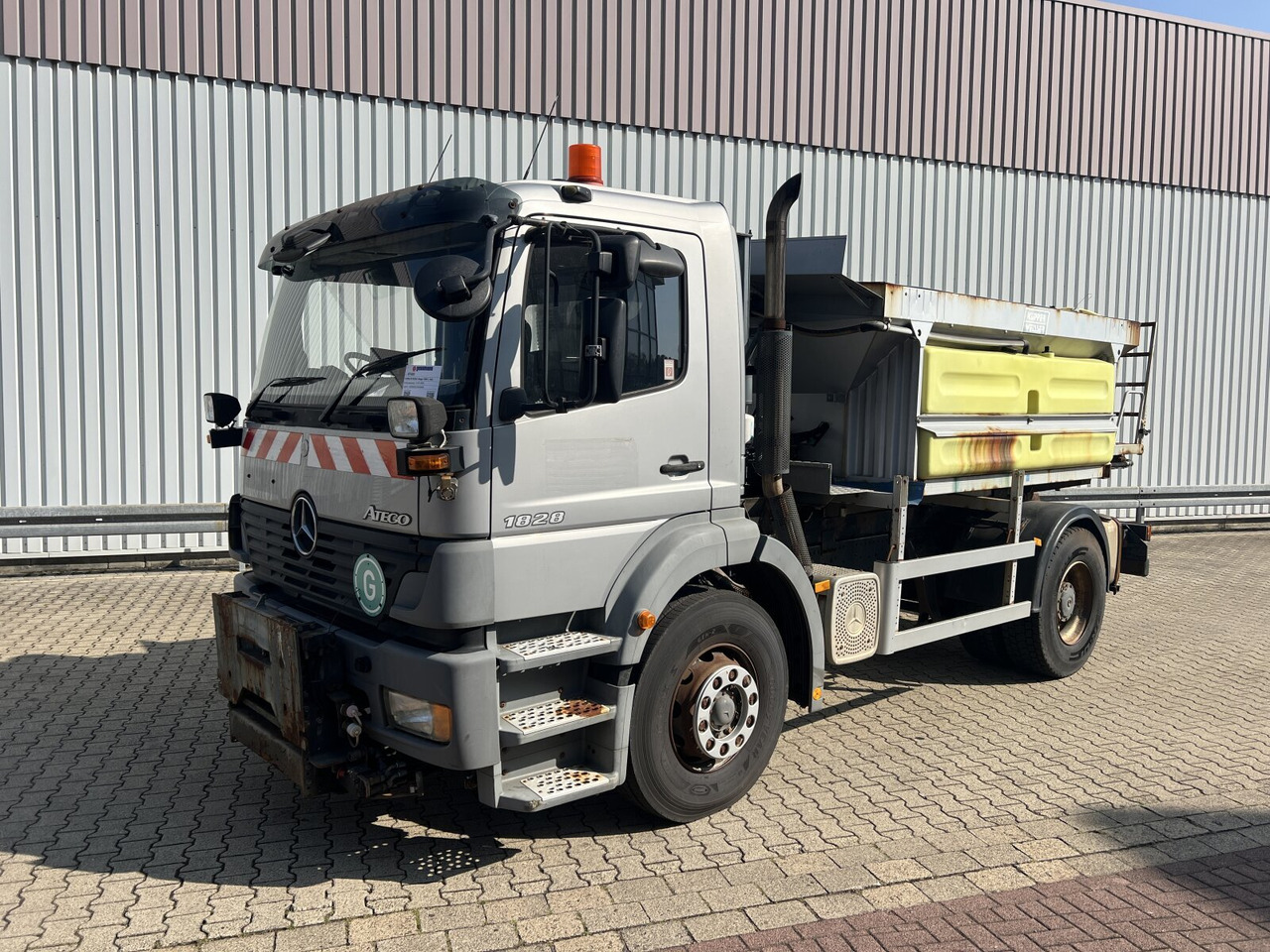 Mercedes-Benz Atego 1828 L 4x2 Atego 1828 L 4x2, Rechtslenker, Winterdienstaustattung - Kamion sa golom šasijom i zatvorenom kabinom: slika 1 Mercedes-Benz Atego 1828 L 4x2 Atego 1828 L 4x2, Rechtslenker, Winterdienstaustattung - Kamion sa golom šasijom i zatvorenom kabinom: slika 1
