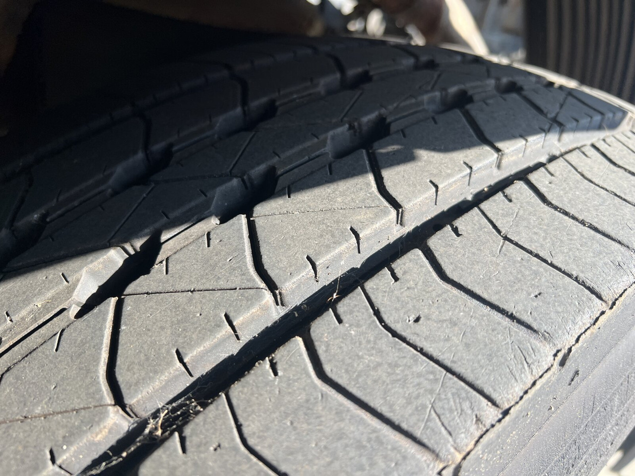 Mercedes-Benz Atego 1828 L 4x2 Atego 1828 L 4x2, Rechtslenker, Winterdienstaustattung - Kamion sa golom šasijom i zatvorenom kabinom: slika 3 Mercedes-Benz Atego 1828 L 4x2 Atego 1828 L 4x2, Rechtslenker, Winterdienstaustattung - Kamion sa golom šasijom i zatvorenom kabinom: slika 3