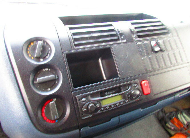 Mercedes-Benz Atego 815 4x2 - Kamion sa zatvorenim sandukom: slika 4 Mercedes-Benz Atego 815 4x2 - Kamion sa zatvorenim sandukom: slika 4