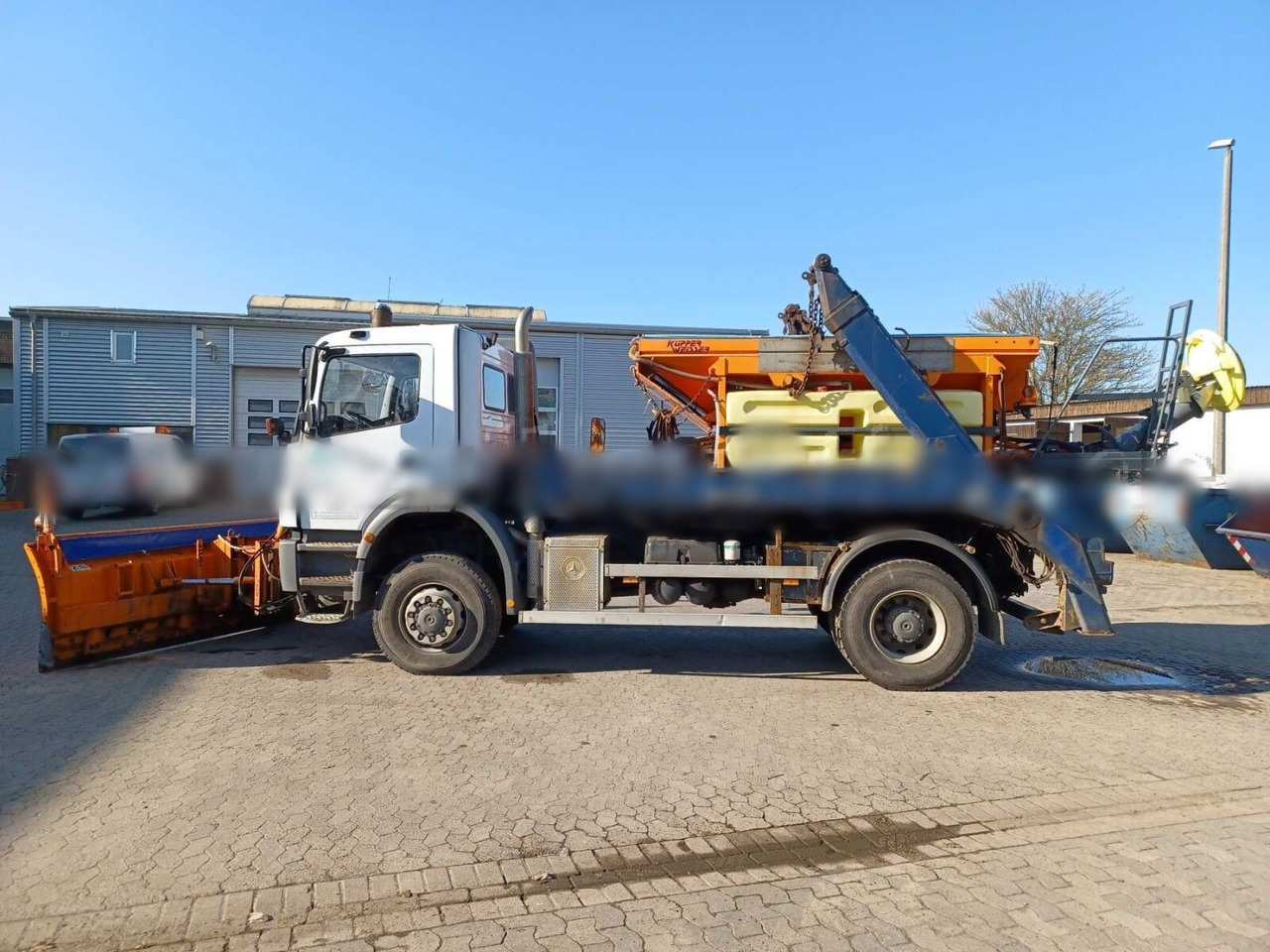 Mercedes-Benz Axor 1824 4x4 Axor 1824 4x4, Tele-Absetzer, Winterdienstausstattung - Kamion za utovaranje kontejnera: slika 2 Mercedes-Benz Axor 1824 4x4 Axor 1824 4x4, Tele-Absetzer, Winterdienstausstattung - Kamion za utovaranje kontejnera: slika 2