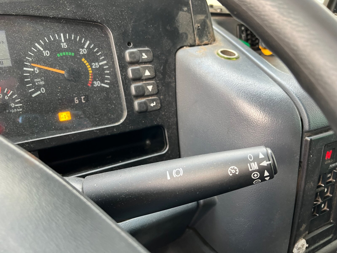 Kamion za smeće za prevoz smeća Mercedes-Benz Econic 2633 L/NLA 6x2/4 Econic 2633 L/NLA 6x2/4, Lenkachse, Sperrmüllwagen ca. 23,9m³: slika 6 Kamion za smeće za prevoz smeća Mercedes-Benz Econic 2633 L/NLA 6x2/4 Econic 2633 L/NLA 6x2/4, Lenkachse, Sperrmüllwagen ca. 23,9m³: slika 6