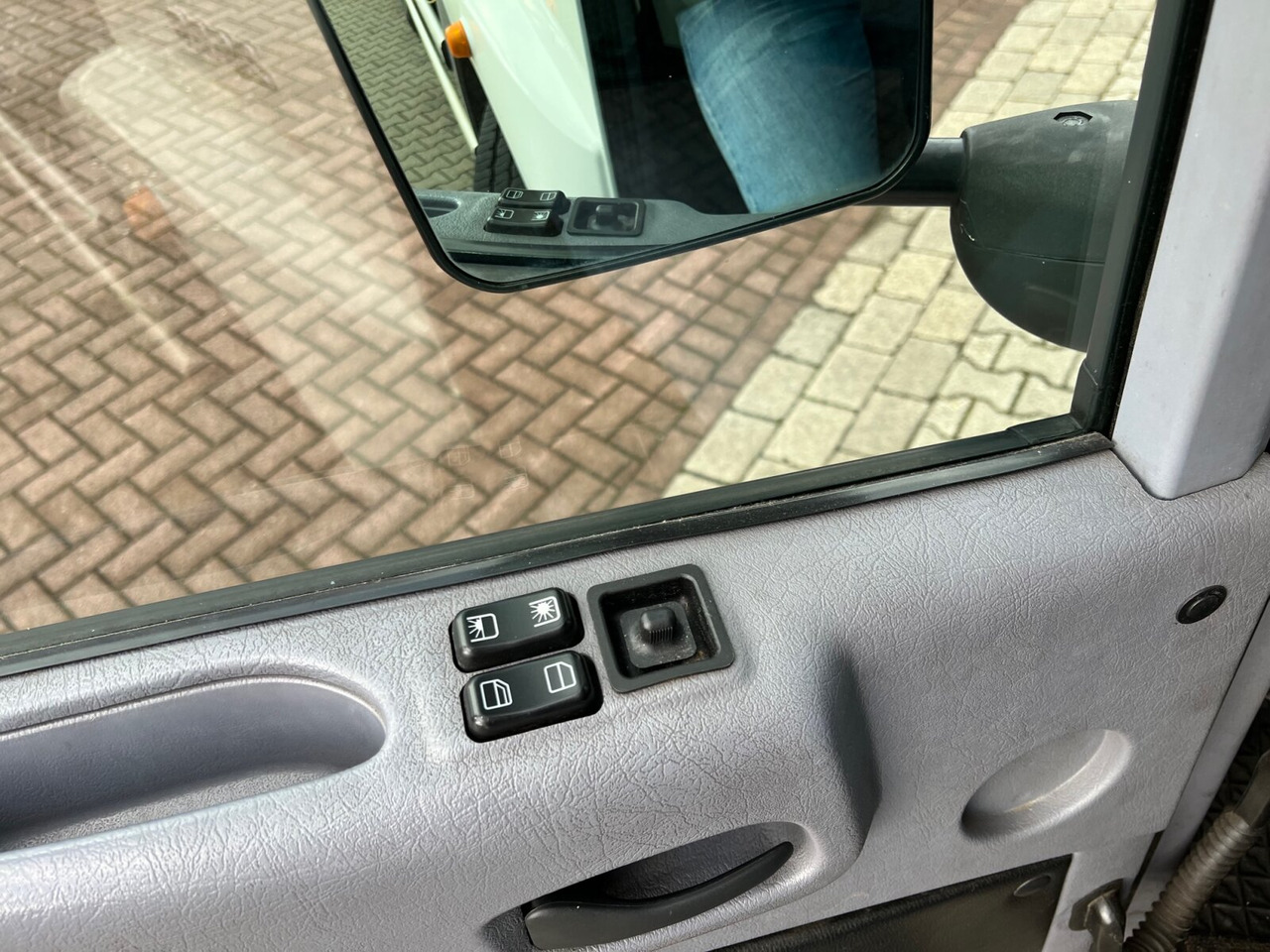 Kamion za smeće za prevoz smeća Mercedes-Benz Econic 2633 L/NLA 6x2/4 Econic 2633 L/NLA 6x2/4, Lenkachse, Sperrmüllwagen ca. 23,9m³: slika 7 Kamion za smeće za prevoz smeća Mercedes-Benz Econic 2633 L/NLA 6x2/4 Econic 2633 L/NLA 6x2/4, Lenkachse, Sperrmüllwagen ca. 23,9m³: slika 7