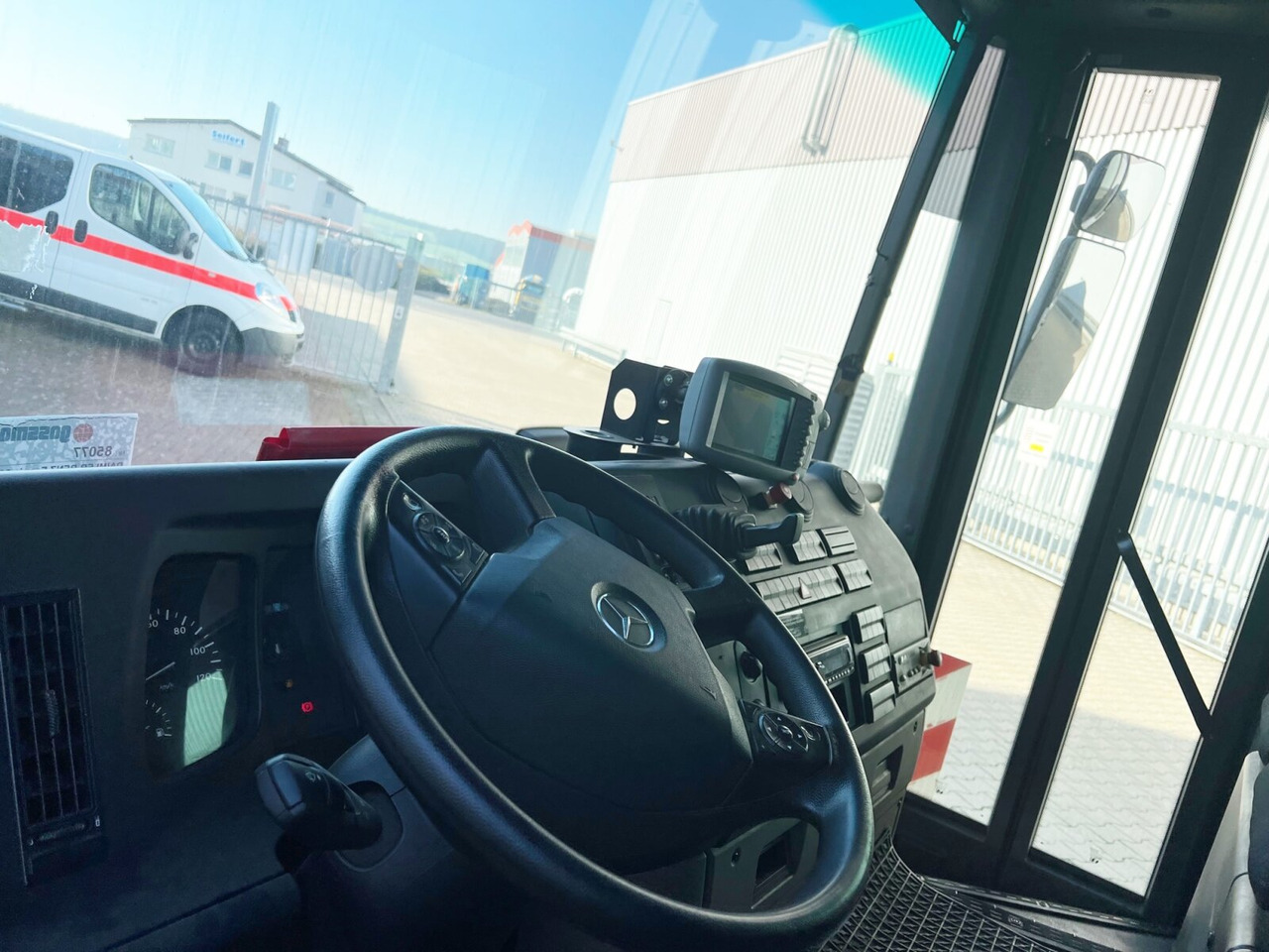 Mercedes-Benz Econic 2635 LL 6x2/4 NLA Econic 2635 LL 6x2/4 NLA, Lenkachse, FAUN Rotopress 521L, Zöller-Schüttung - Kamion sa golom šasijom i zatvorenom kabinom: slika 5 Mercedes-Benz Econic 2635 LL 6x2/4 NLA Econic 2635 LL 6x2/4 NLA, Lenkachse, FAUN Rotopress 521L, Zöller-Schüttung - Kamion sa golom šasijom i zatvorenom kabinom: slika 5