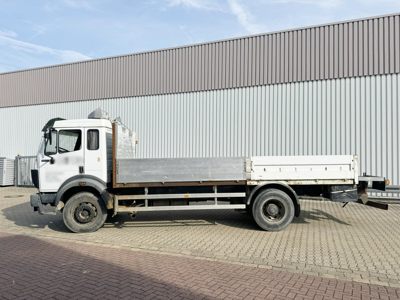 Kamion sa tovarnim sandukom Mercedes-Benz SK 1827L 4x2 SK 1827L 4x2: slika 10
