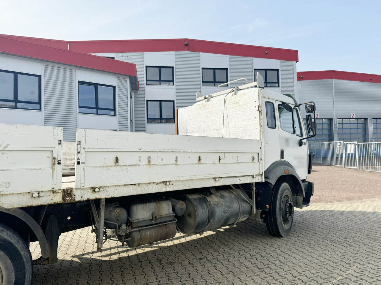 Kamion sa tovarnim sandukom Mercedes-Benz SK 1827L 4x2 SK 1827L 4x2: slika 11