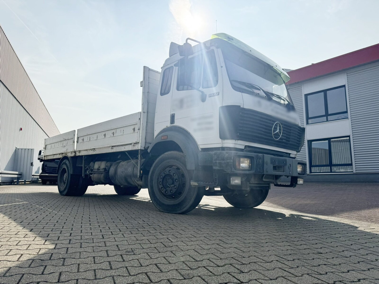 Kamion sa tovarnim sandukom Mercedes-Benz SK 1827L 4x2 SK 1827L 4x2: slika 9