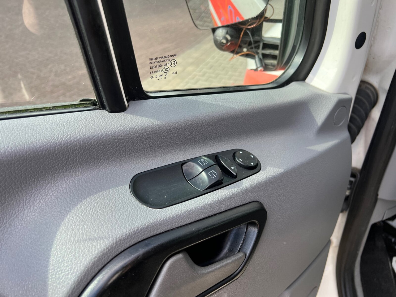 Lizing Mercedes-Benz Sprinter 313 CDI 4x2 Sprinter 313 CDI 4x2, EEV, Krankenwagen Mercedes-Benz Sprinter 313 CDI 4x2 Sprinter 313 CDI 4x2, EEV, Krankenwagen: slika 7